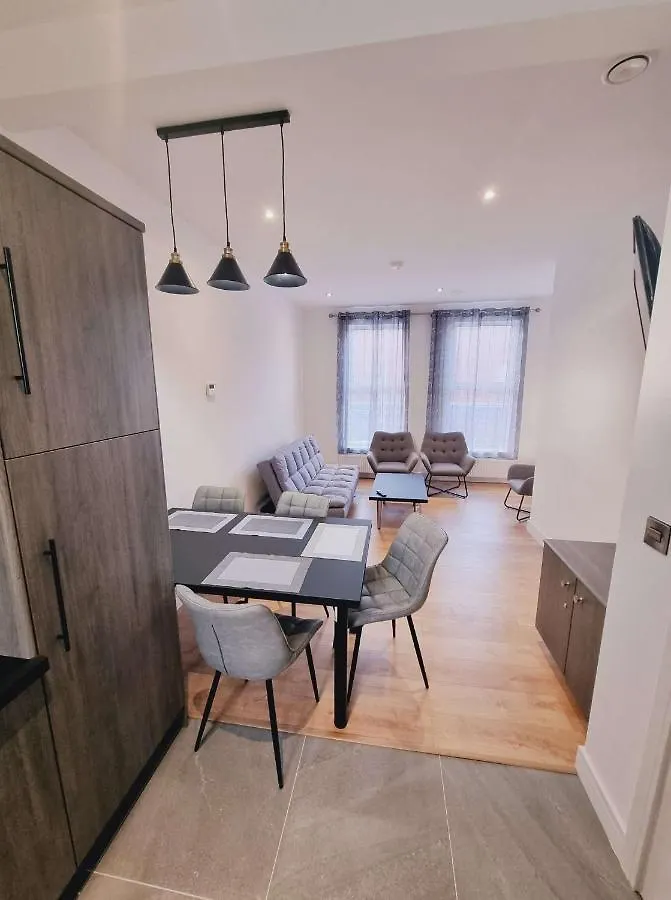 Διαμέρισμα Lmk, 2 Bedroom Apartment, With Roof Terrace, Free Parking, Ev Charger, Great Location. Μπέλφαστ