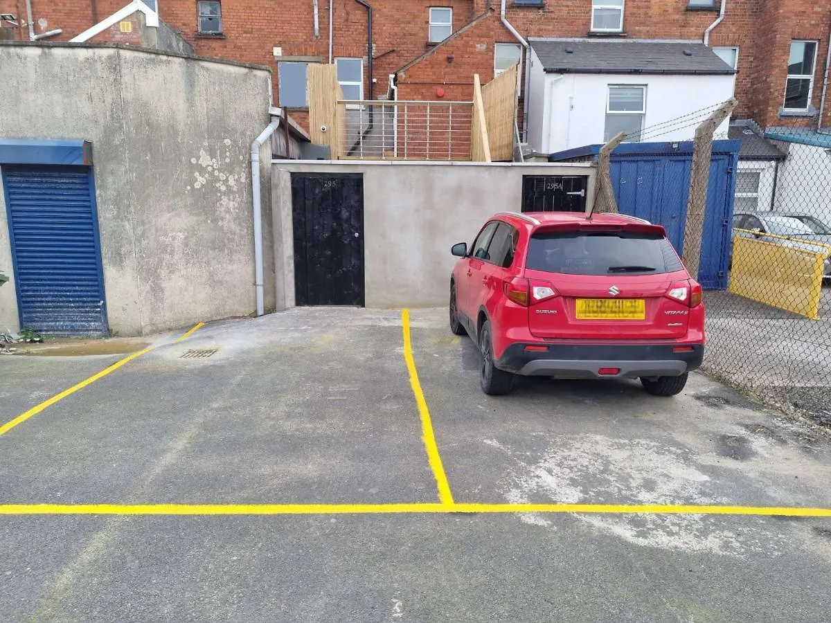 Lmk, 2 Bedroom Apartment, With Roof Terrace, Free Parking, Ev Charger, Great Location. Belfast